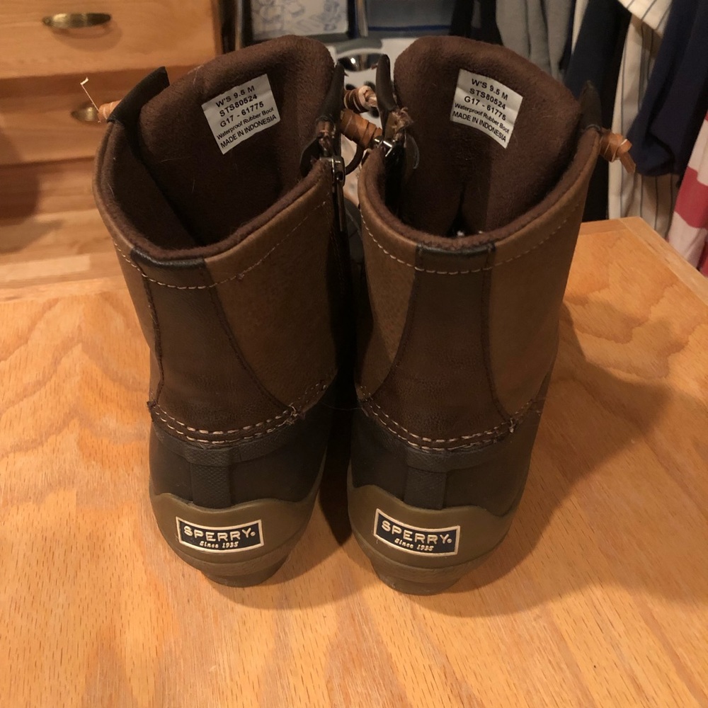 Sperry duck boots size 9_3